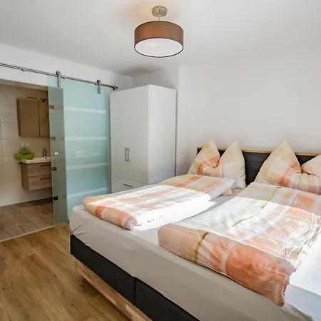 Apartman Cafe Max Trins